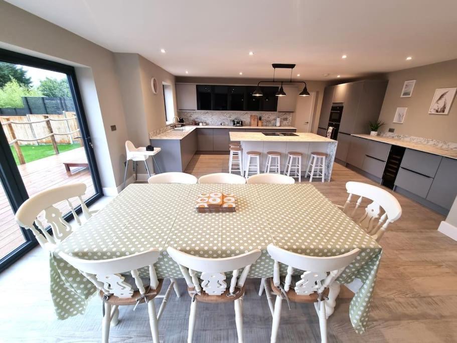 Brand New, Stunning Beachside House Seasalter Buitenkant foto