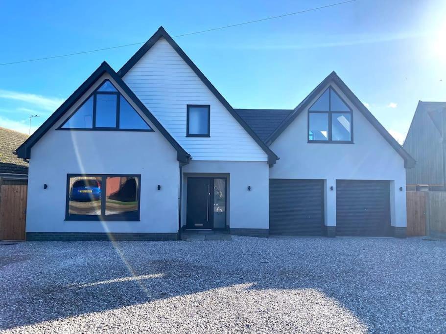 Brand New, Stunning Beachside House Seasalter Buitenkant foto